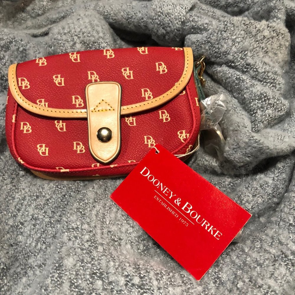 Dooney & Bourke small clutch